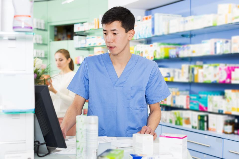 How Data Analytics And Artificial Intelligence Are Changing The Pharmaceutical Industry